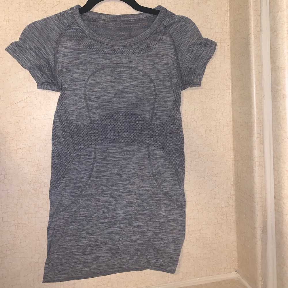 LULULEMON SWIFTLY TECH 2.0 SHIRT SIZE 4